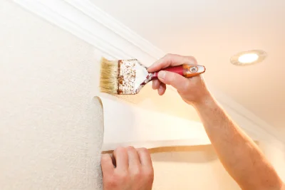 Pose de papier peint à Artas — revêtements muraux et toiles de verre
